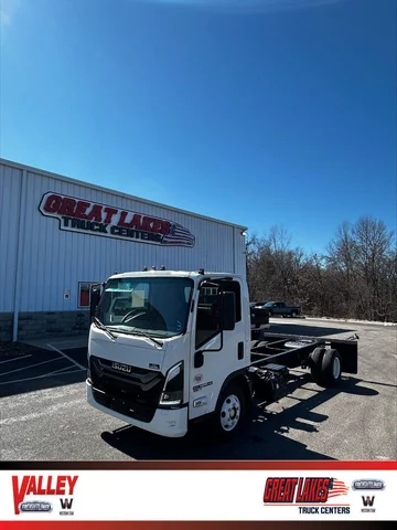 2025 Isuzu NPRHD 