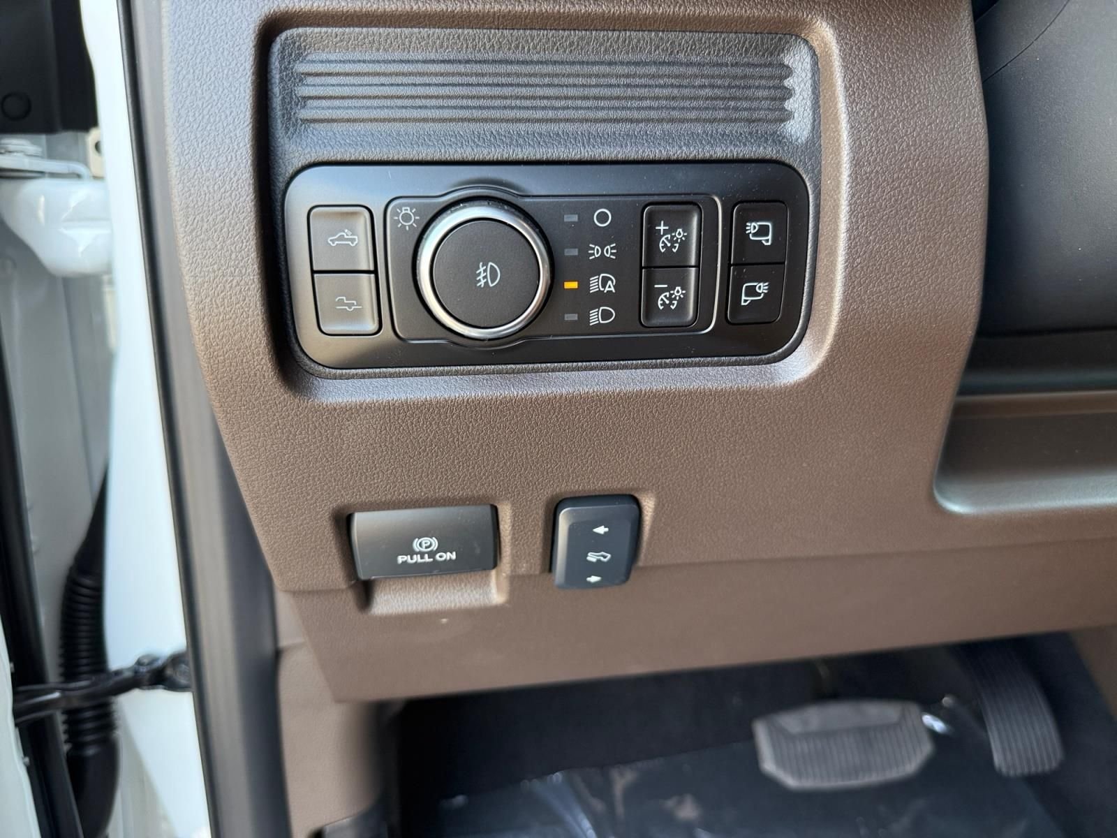 New 2026 Star White Metallic Tri-Coat Ford F-350® King Ranch® image 27