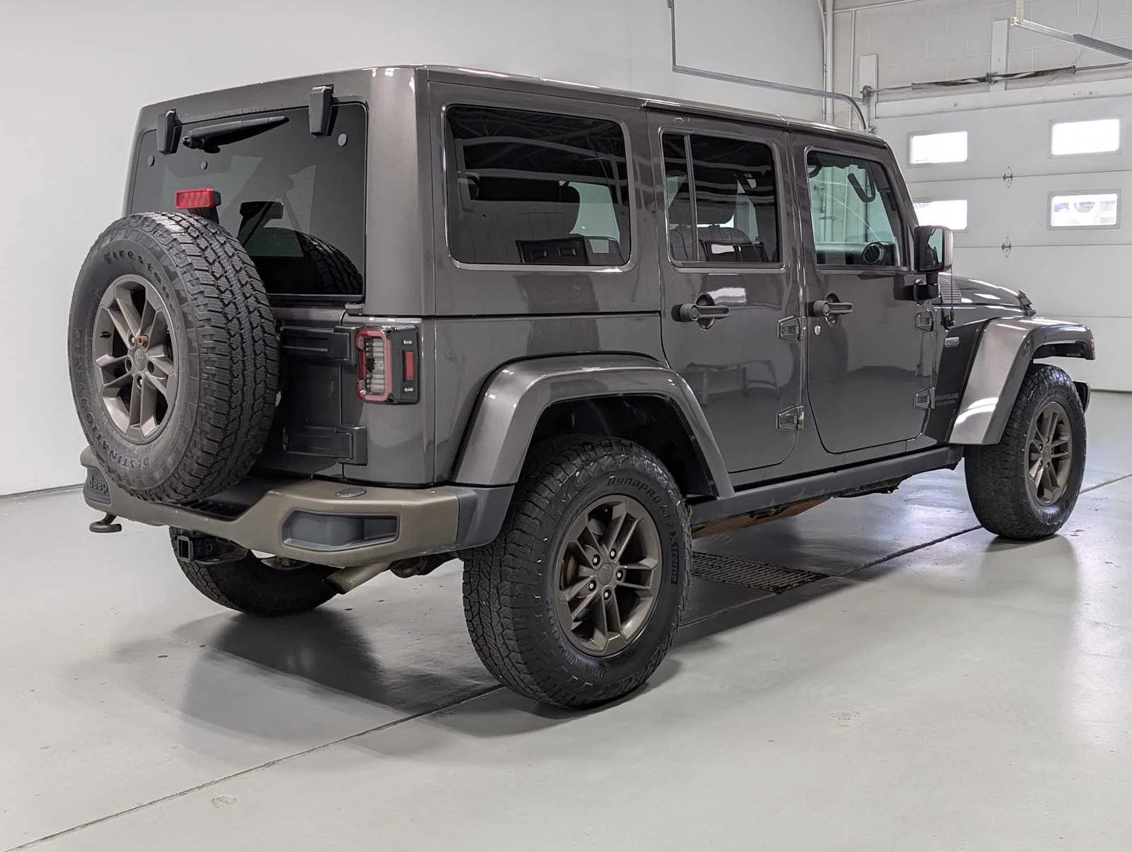 Used 2016 Granite Crystal Metallic Clearcoat Jeep 75th Anniversary image 8