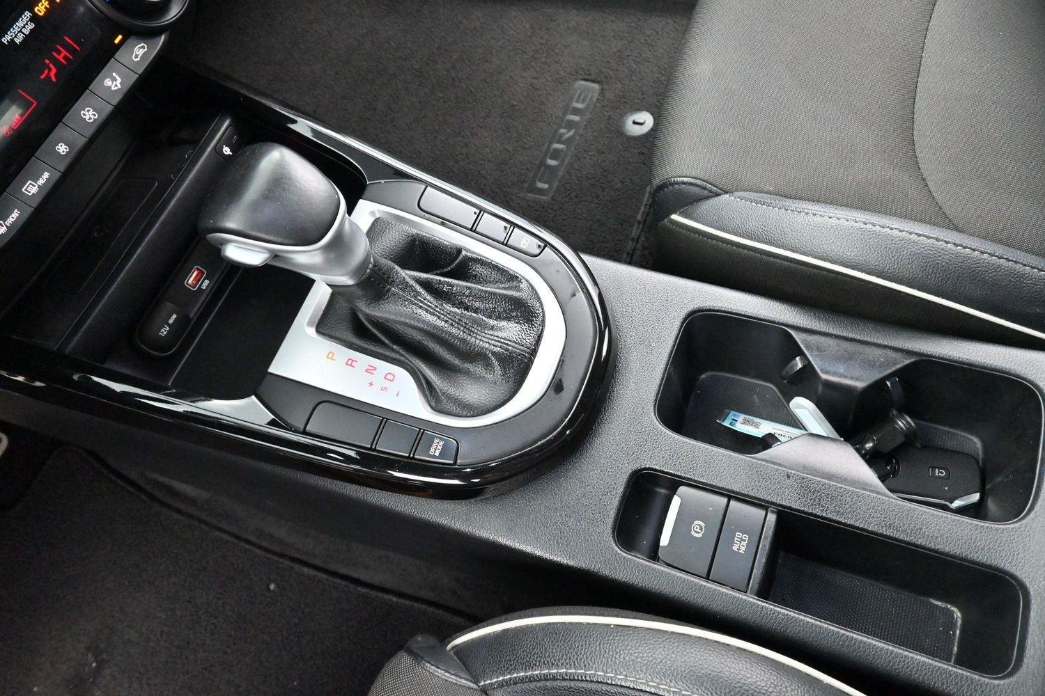 Used 2022 Snow White Pearl Kia GT-Line image 24