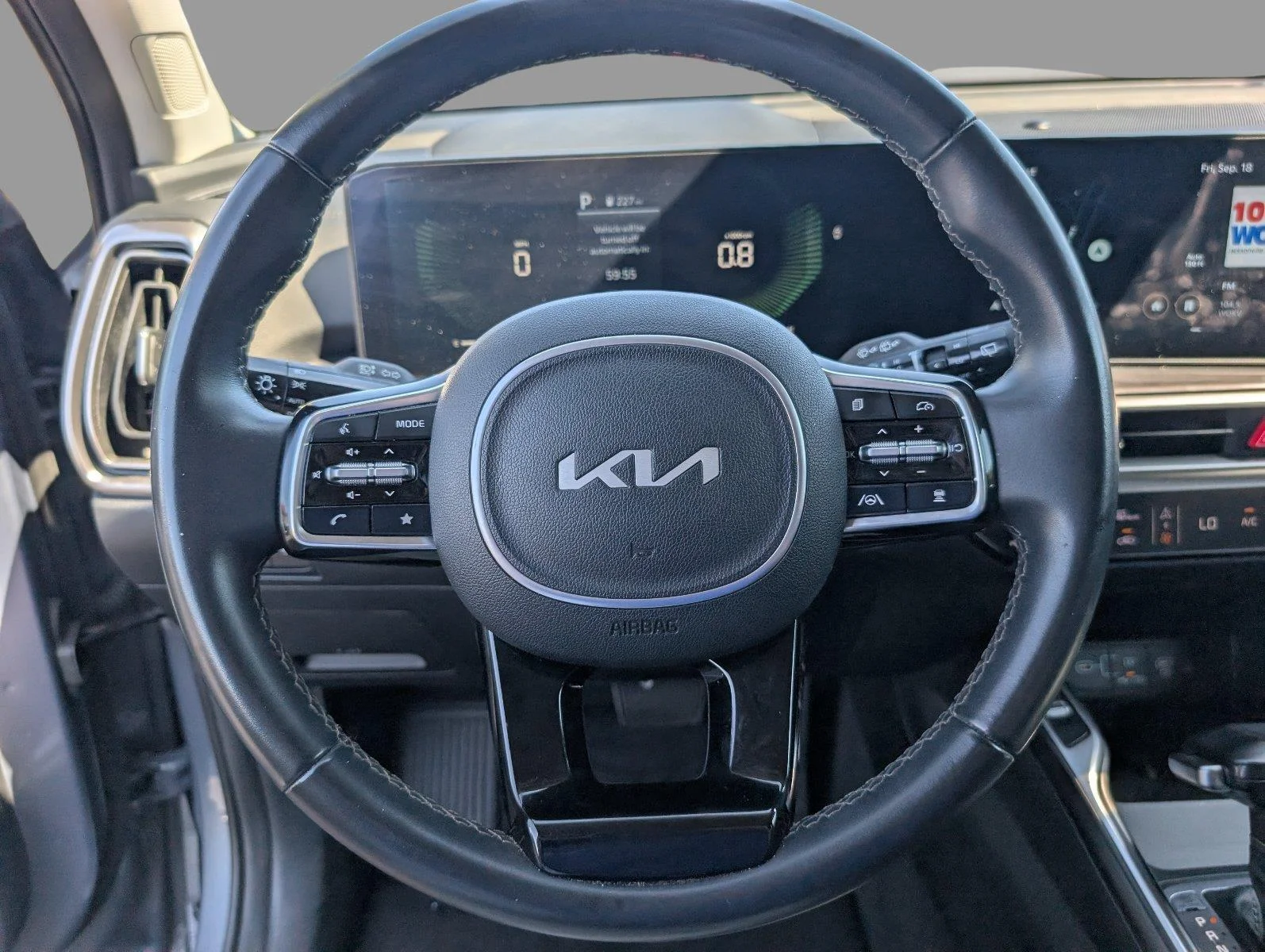 Used 2024 Everlasting Silver Kia S image 23
