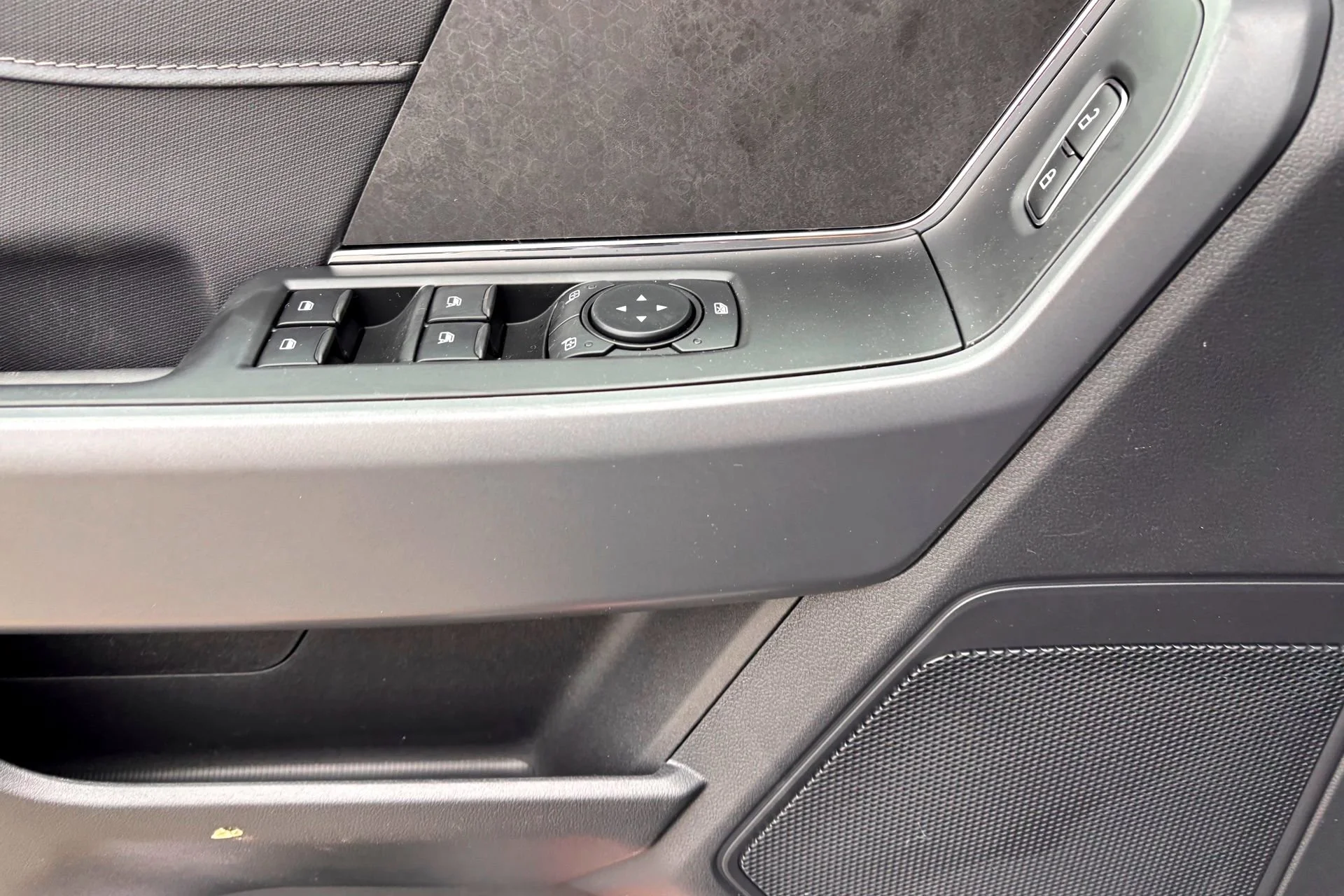 New 2026 Agate Black Metallic Ford XLT image 15