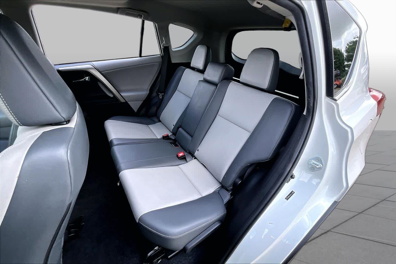 Used 2013 Blizzard Pearl Toyota Limited image 20