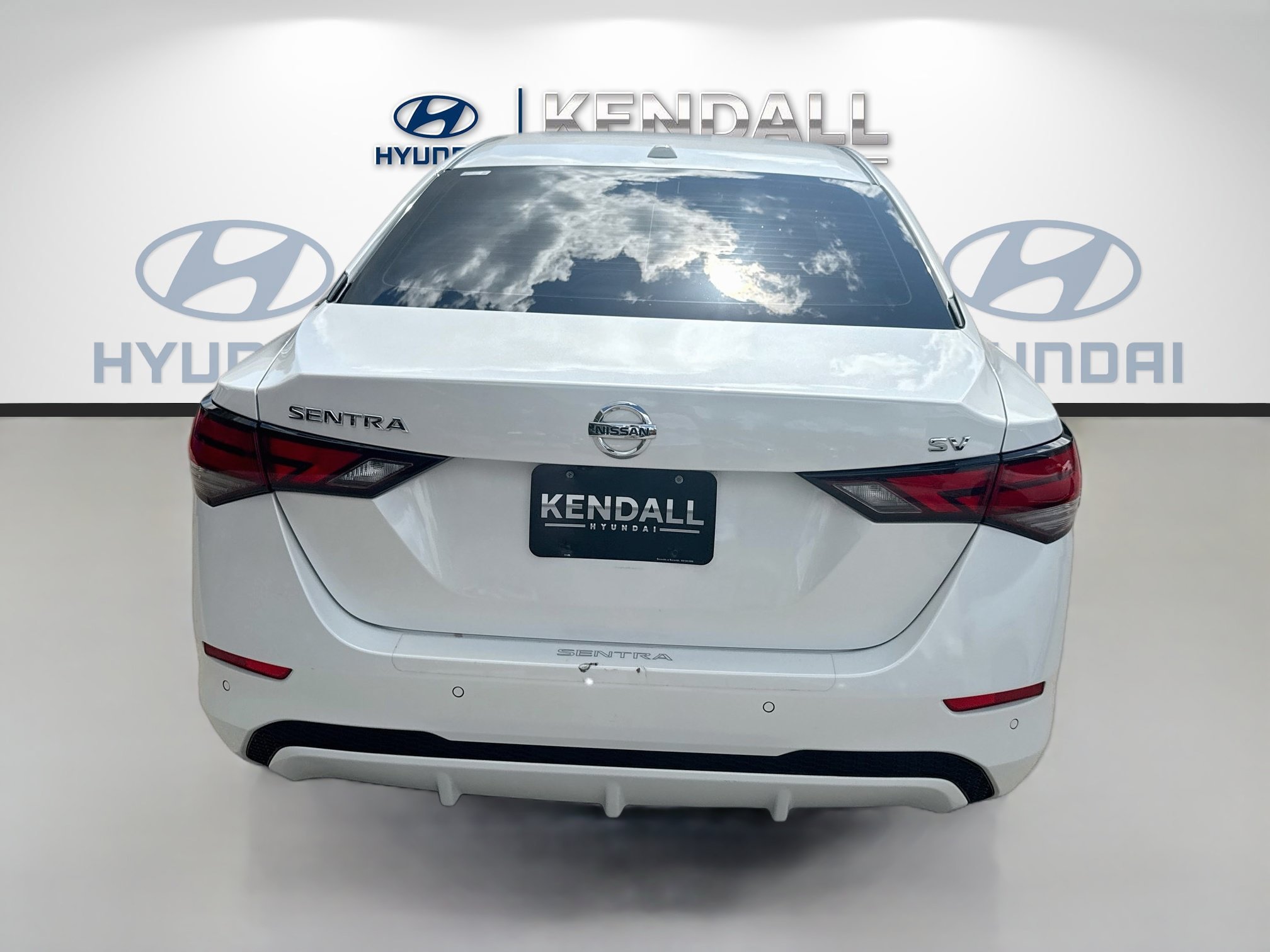Used 2022 Aspen White TriCoat Pearl Nissan SV image 5