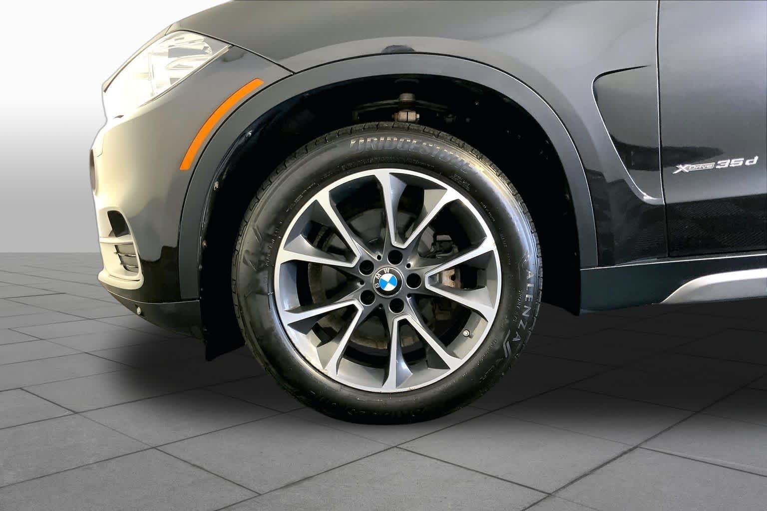 Used 2017 Alpine White BMW xDrive35d image 11