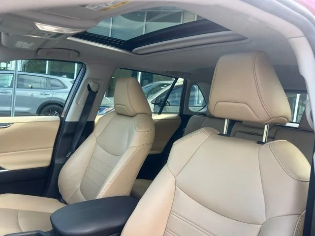 Used 2024 Ruby Flare Pearl Toyota XLE Premium image 15