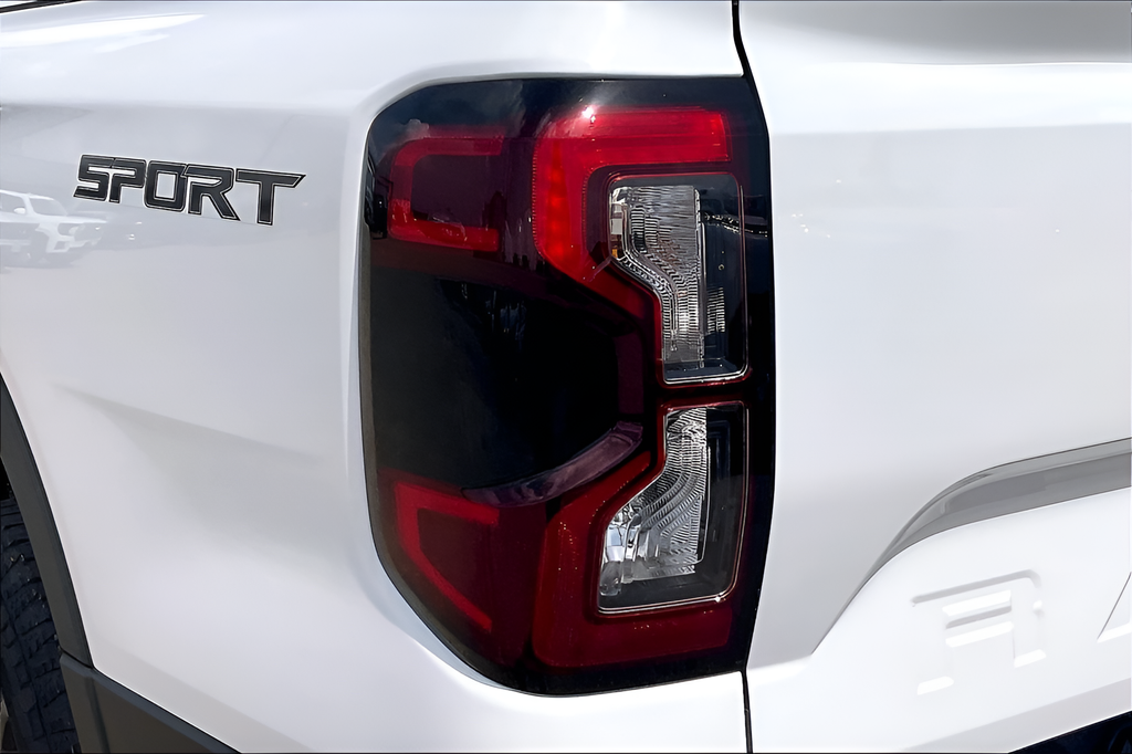 New 2026 Oxford White Ford XLT image 15