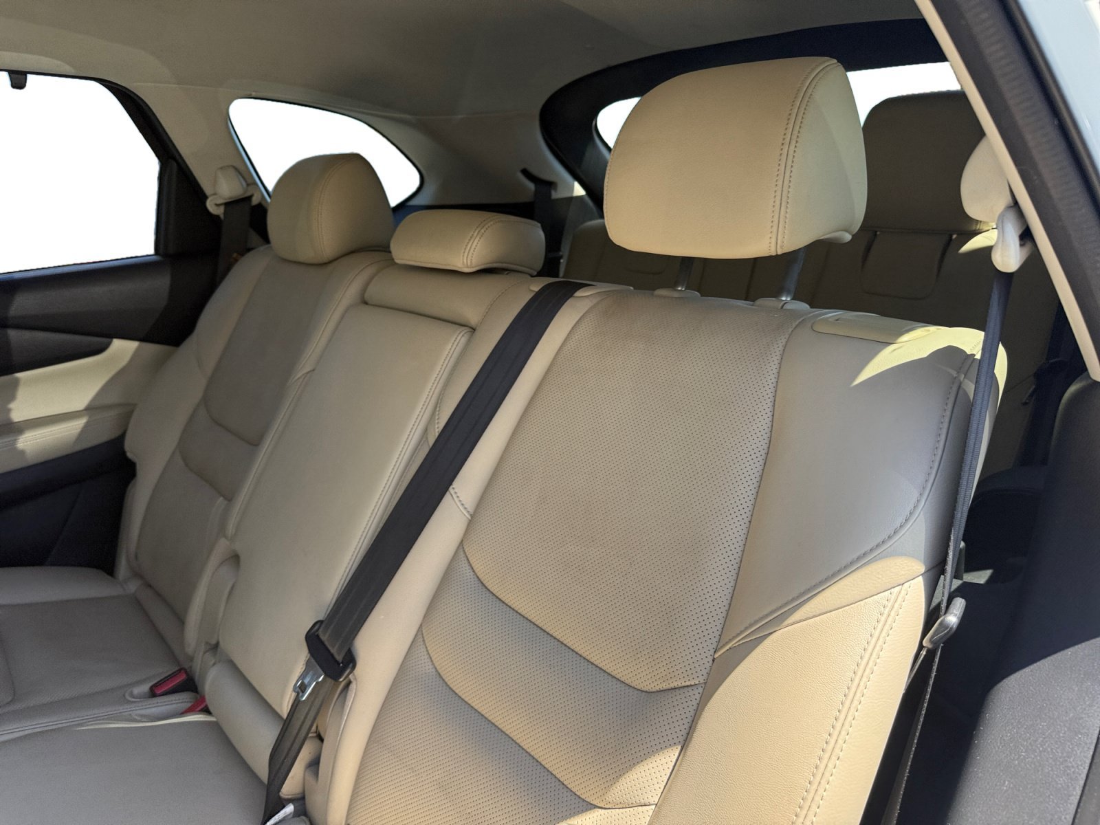 Used 2016 Snowflake White Pearl Mazda Touring image 16