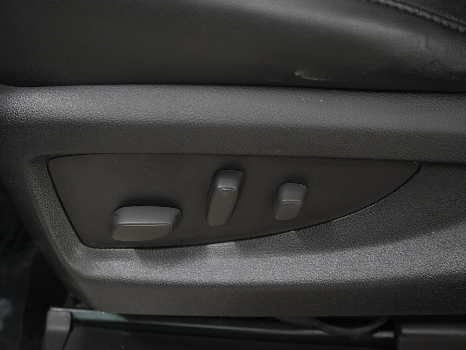 Used 2015 Silver Ice Metallic Chevrolet LTZ image 24
