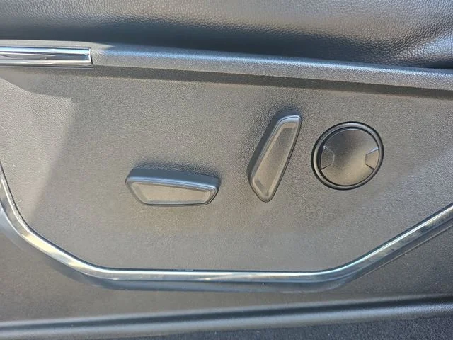 Used 2024 Gray Ford Lariat image 28
