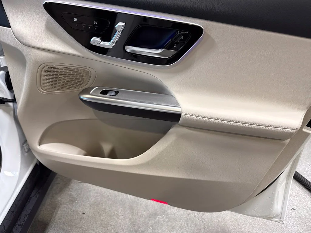 New 2027 Polar White Mercedes-Benz GLC 300 image 53
