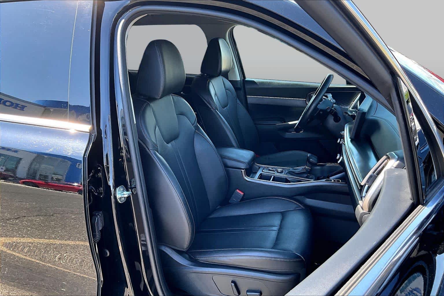 Used 2024 Ebony Black Kia EX image 9