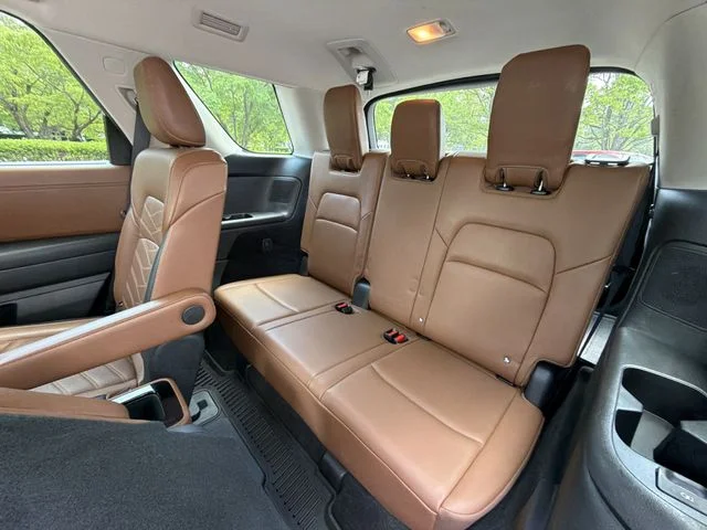 Used 2023 White Nissan Platinum image 24