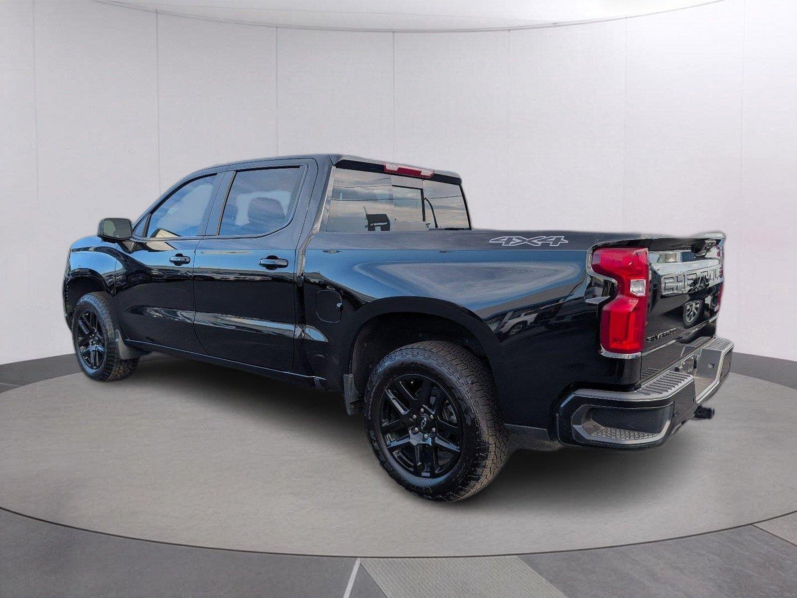 Used 2025 Black Chevrolet RST image 5