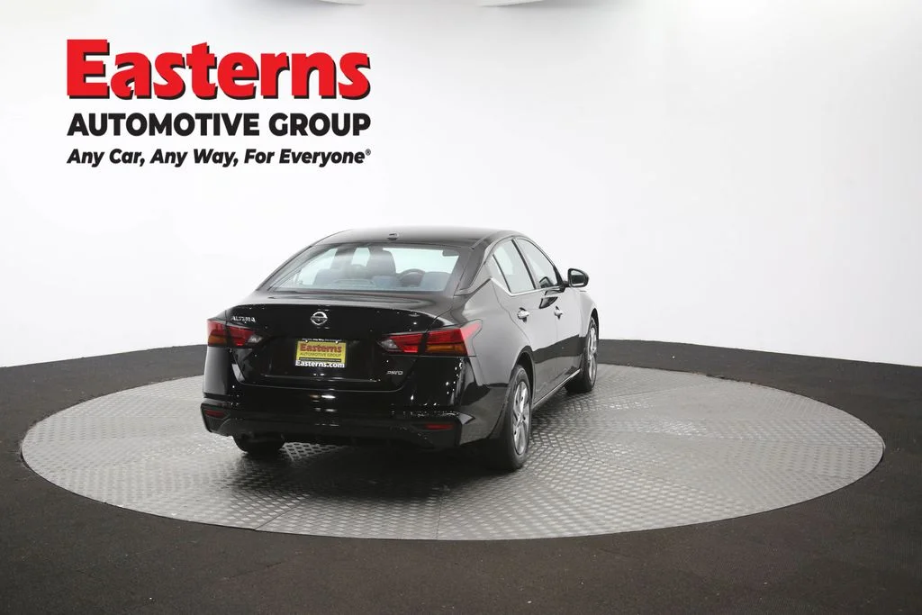 Used 2020 Black Nissan 2.5 S image 39