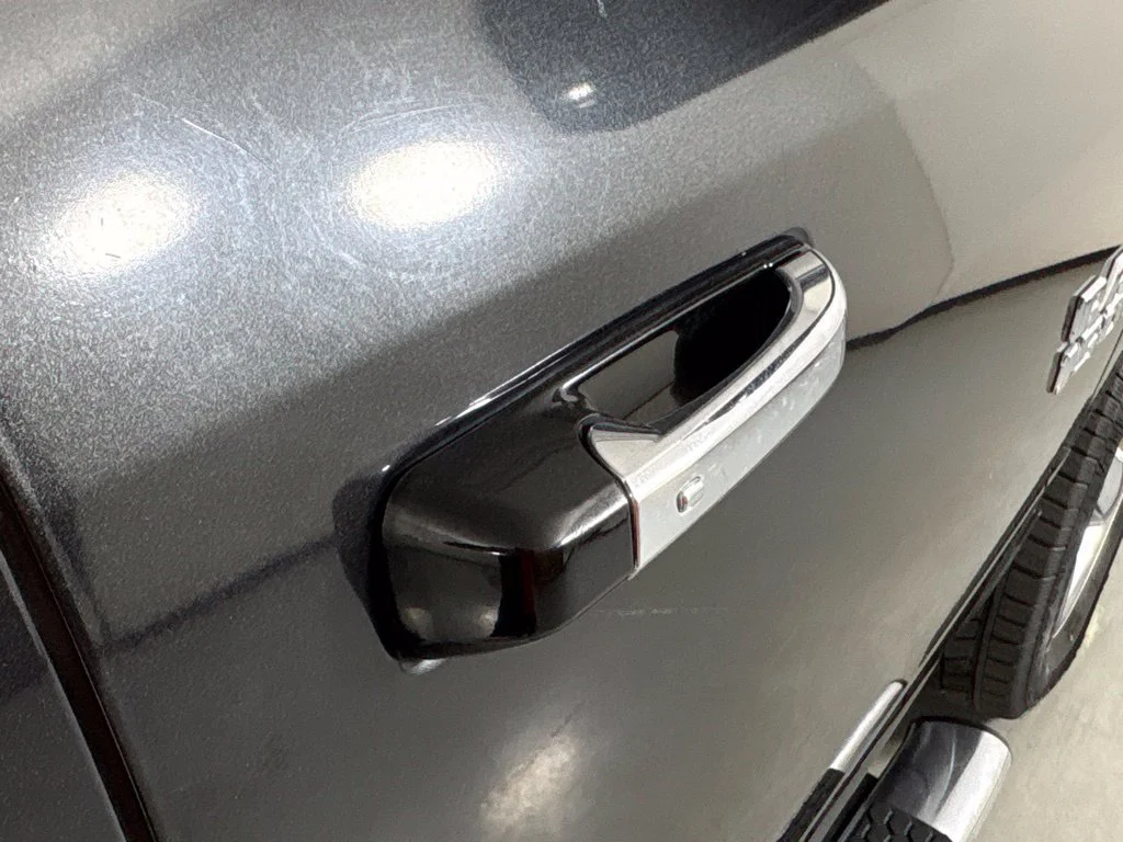 Used 2015 Black Ram Big Horn image 13