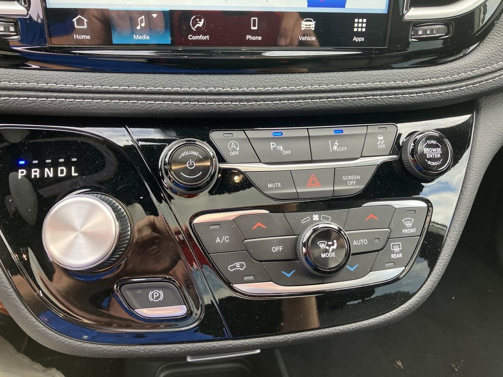 2026 Chrysler Pacifica Select - Photo 9