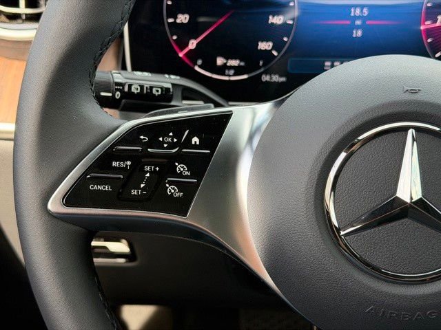 New 2026 Polar White Mercedes-Benz GLC 300 image 14