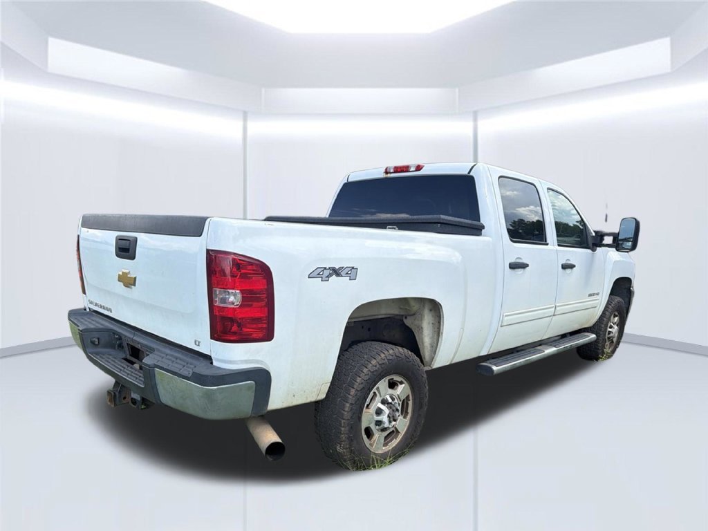 Used 2013 White Chevrolet LT image 14