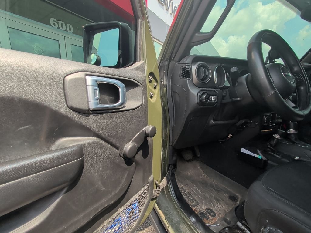 Used 2022 Green Jeep Willys image 9