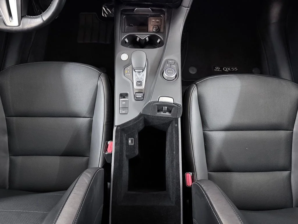 Used 2023 Gray INFINITI LUXE image 25