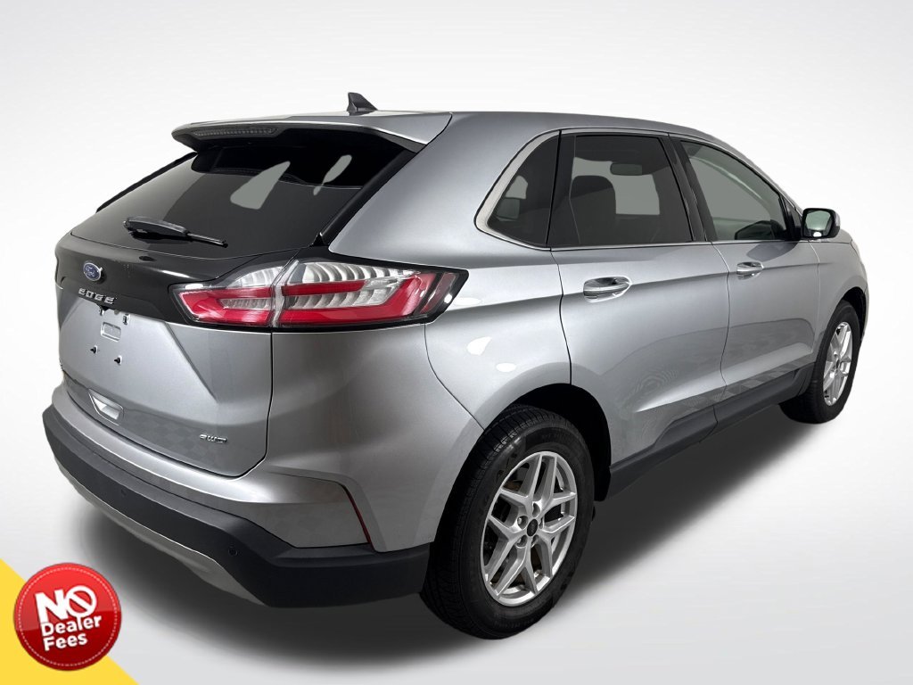 Used 2023 Silver Ford SEL image 3