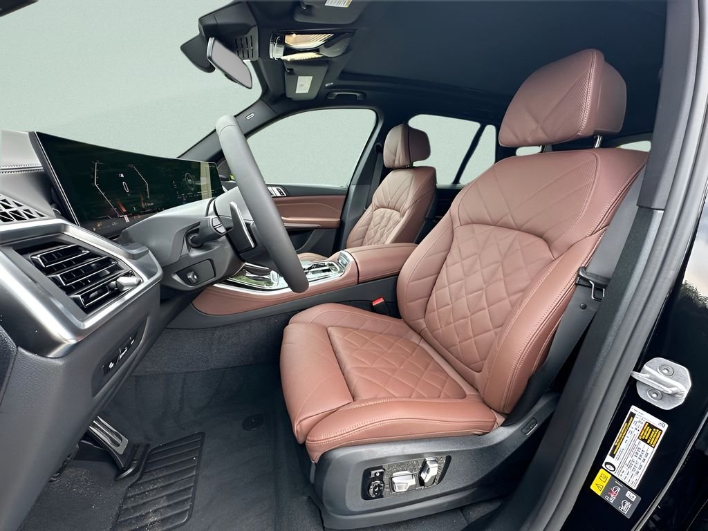New 2026 Black Sapphire Metallic BMW xDrive50e image 10