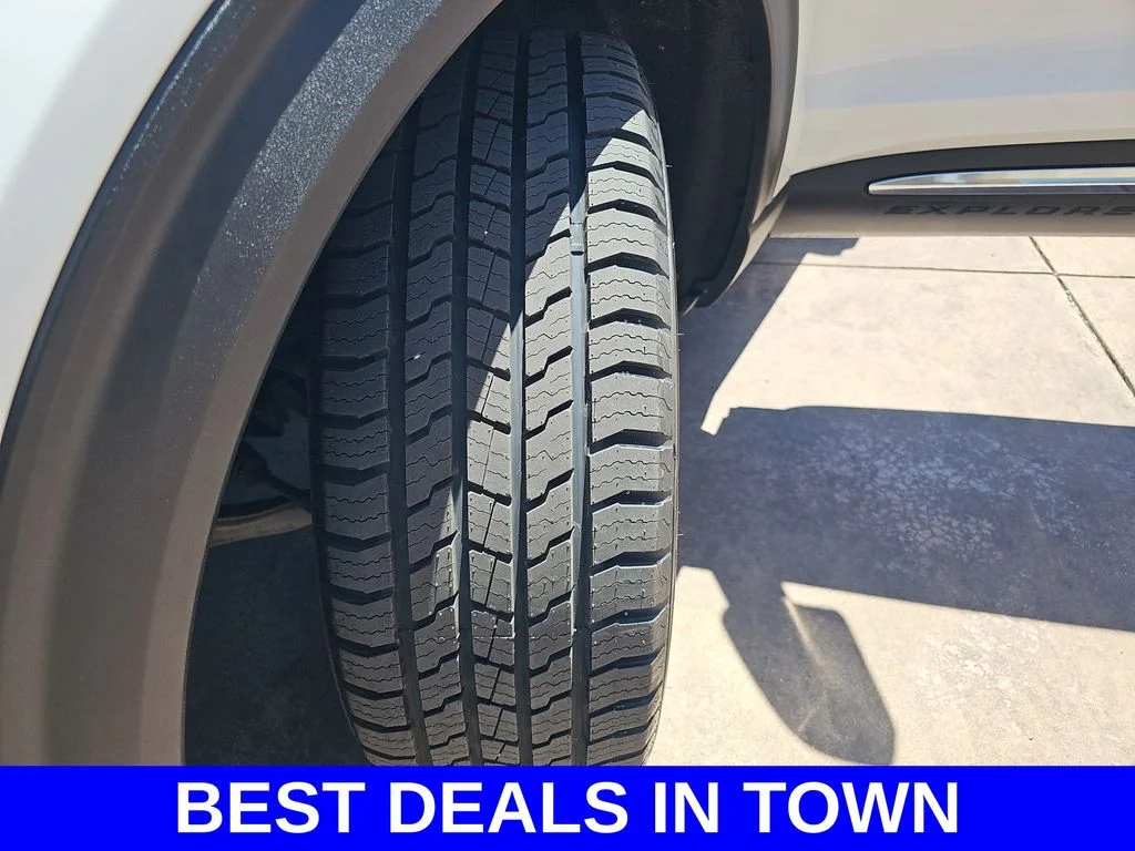 Used 2023 White Ford Limited image 36