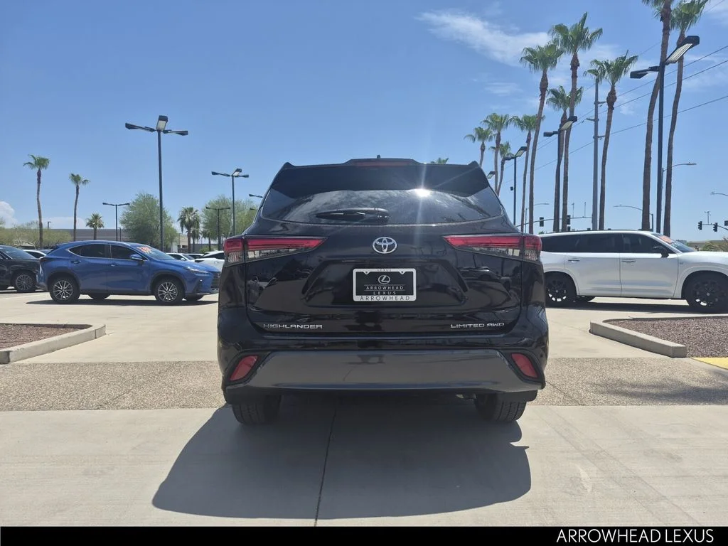 Used 2022 Gold Toyota Limited image 5