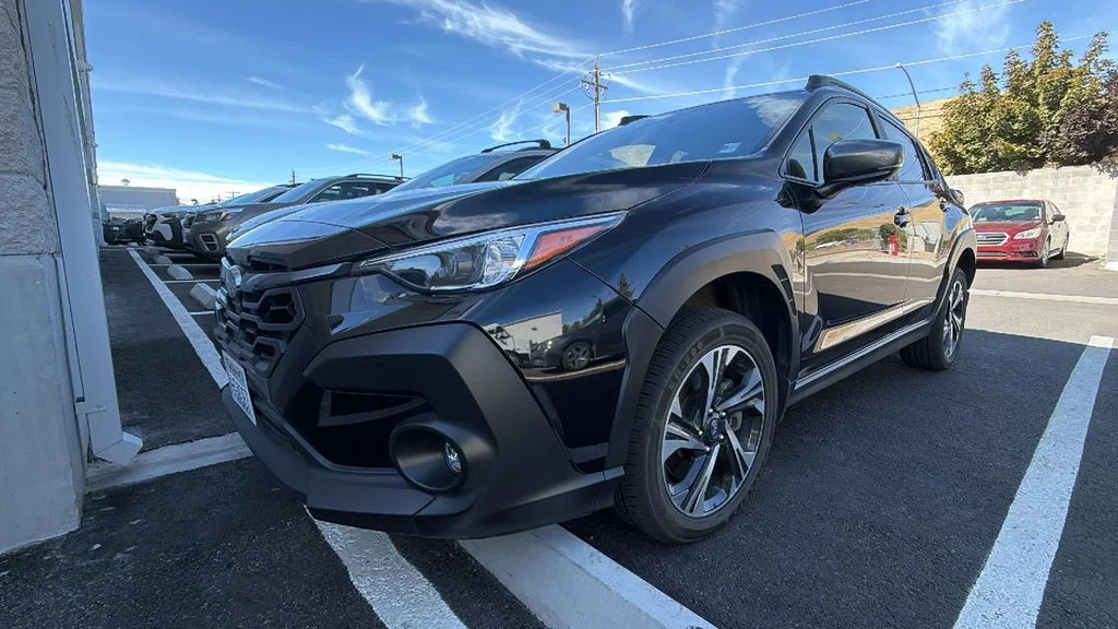 Used 2024 Crystal Black Silica Subaru Premium image 4