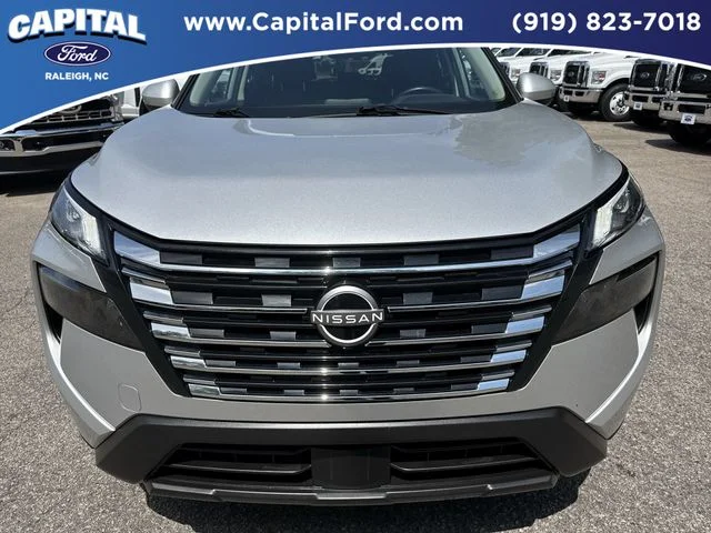 Used 2025 Silver Nissan SV image 10