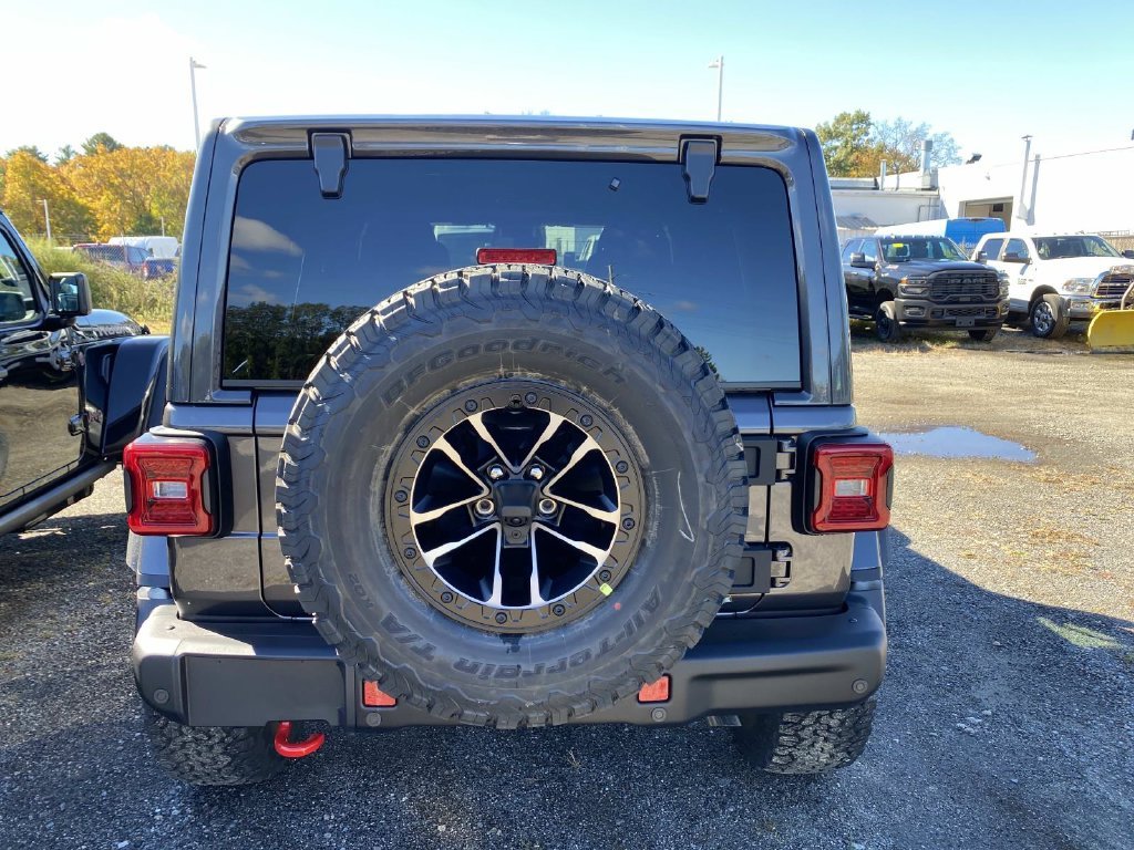 New 2027 Granite Crystal Metallic Clear-Coat Paint Jeep Rubicon X image 4