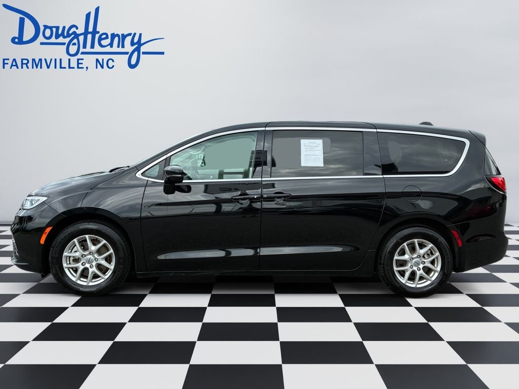 Used 2024 Black Chrysler Touring L image 2