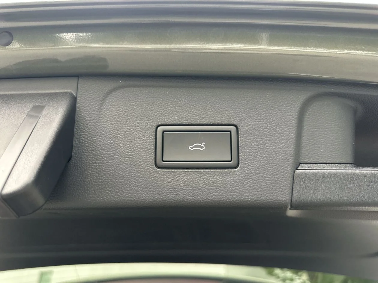 New 2026 Green Volkswagen 2.0T SE w/Technology image 39