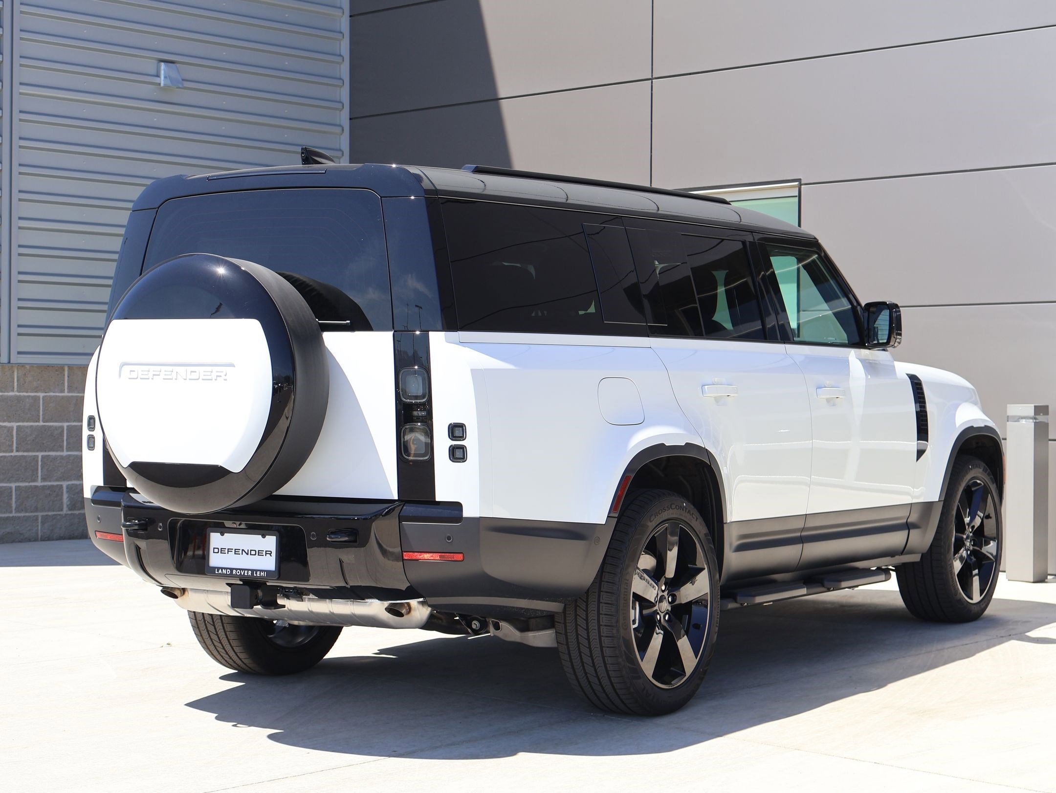 New 2026 Fuji White LAND ROVER P300 S image 5