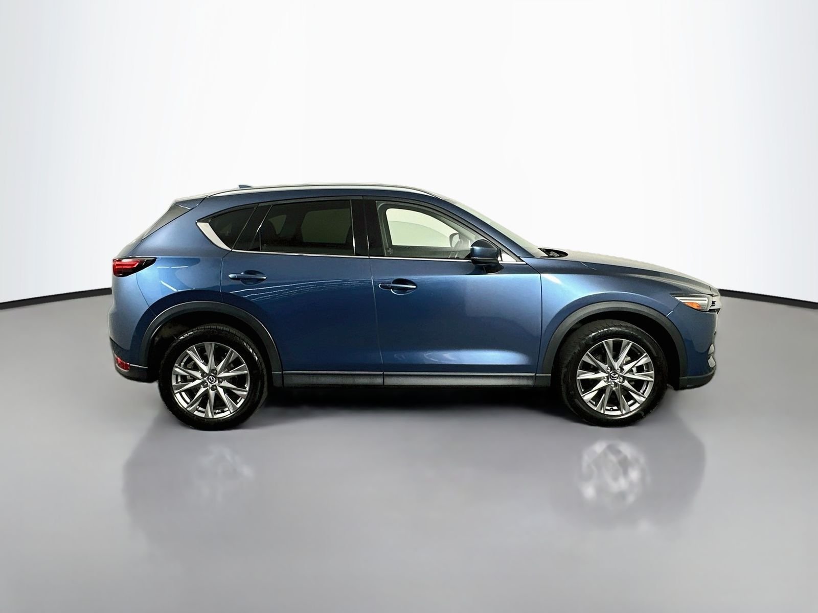 Used 2021 Eternal Blue Mica Mazda Grand Touring image 8