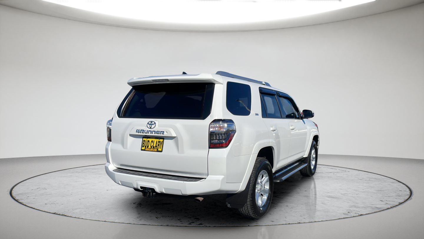 Certified Used 2017 White Toyota SR5 image 5