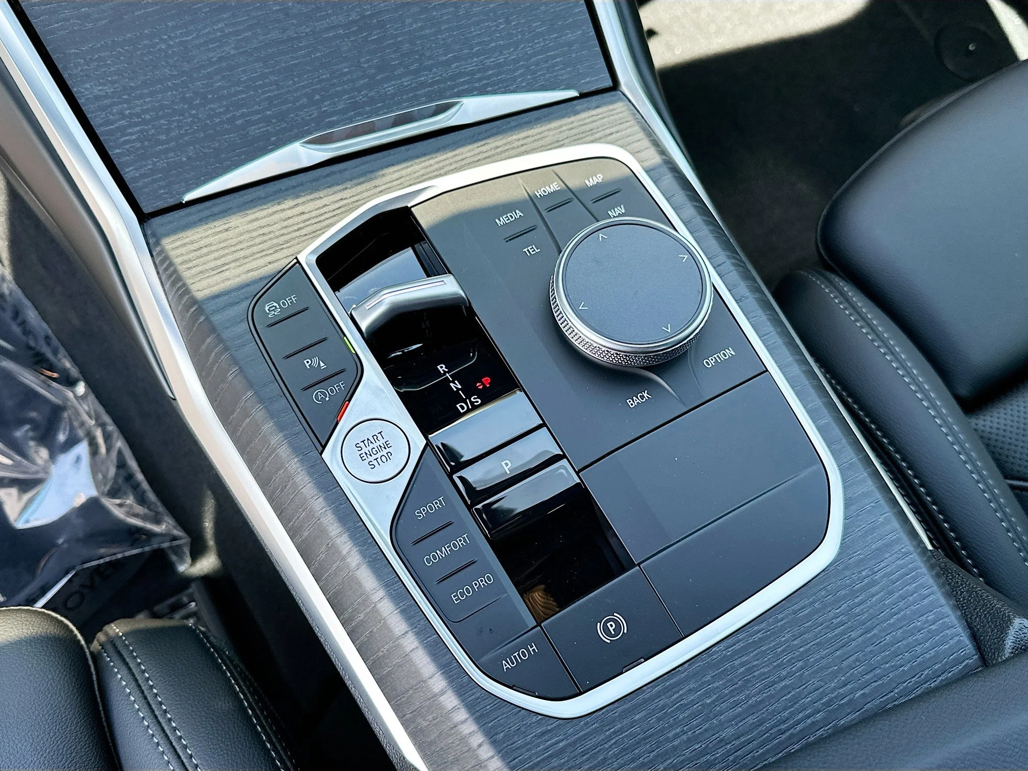 2025 BMW 3 Series 330i - Photo 16