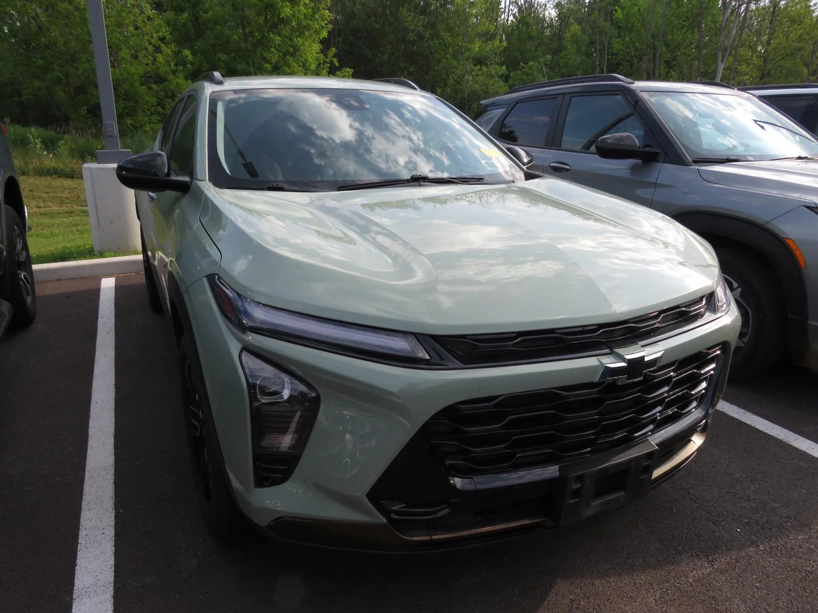 Used 2025 Cacti Green Chevrolet ACTIV image 2