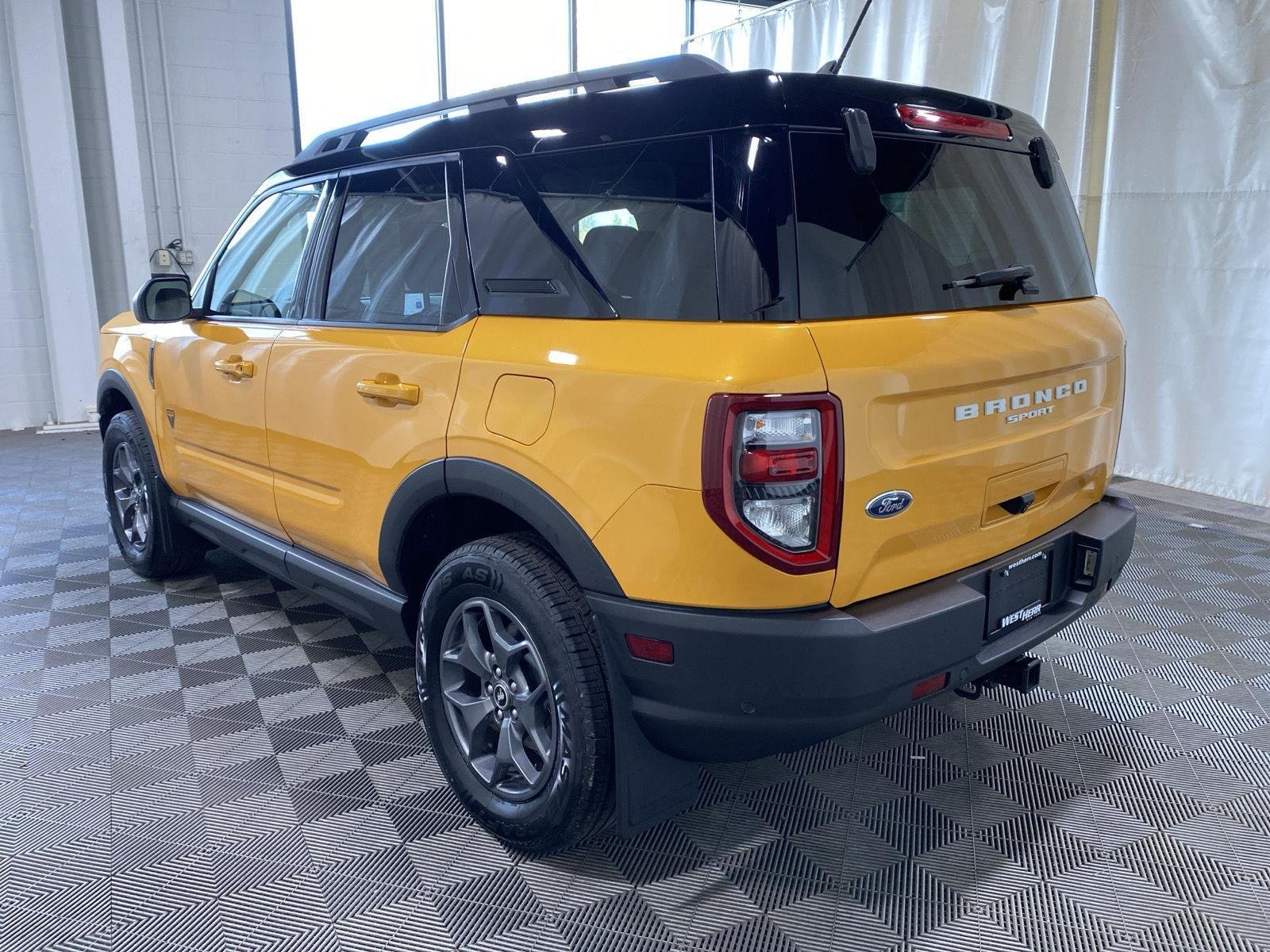 Used 2021 Cyber Orange Metallic Tri-Coat Ford Badlands image 5