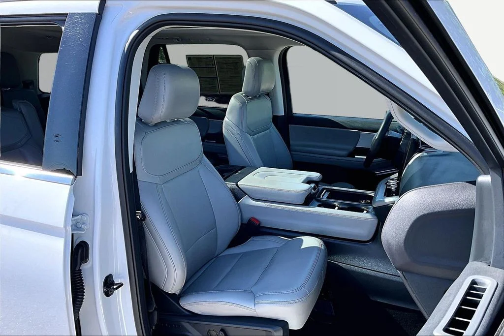 Certified Used 2025 Oxford White Ford Active image 7