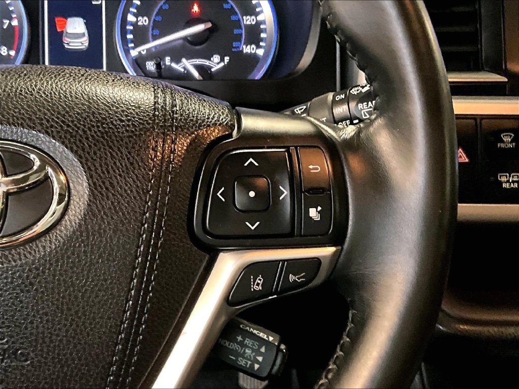 Used 2017 Black Toyota XLE image 25