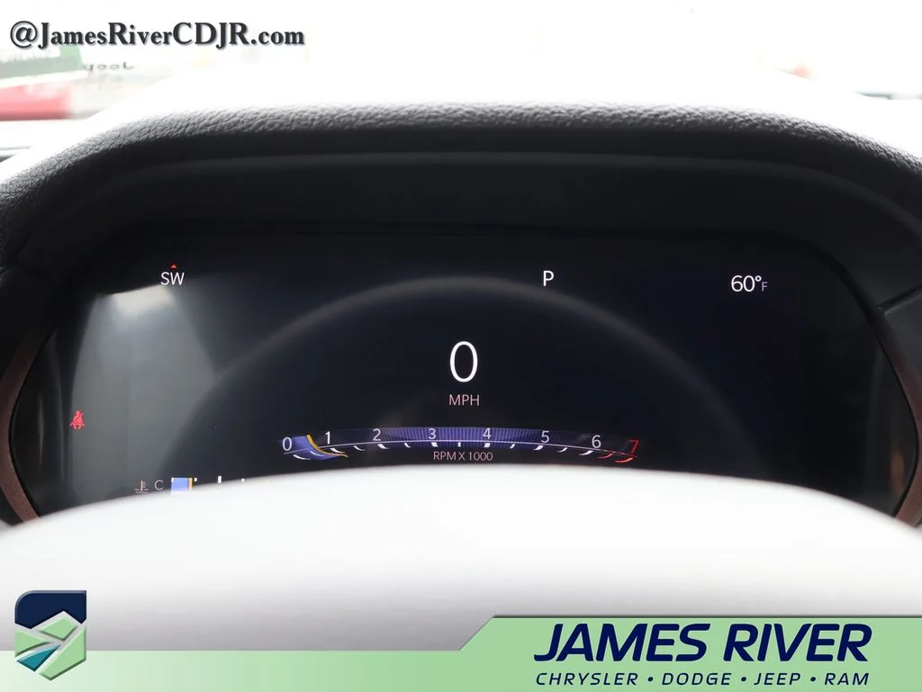 Used 2024 Silver Jeep Altitude image 30