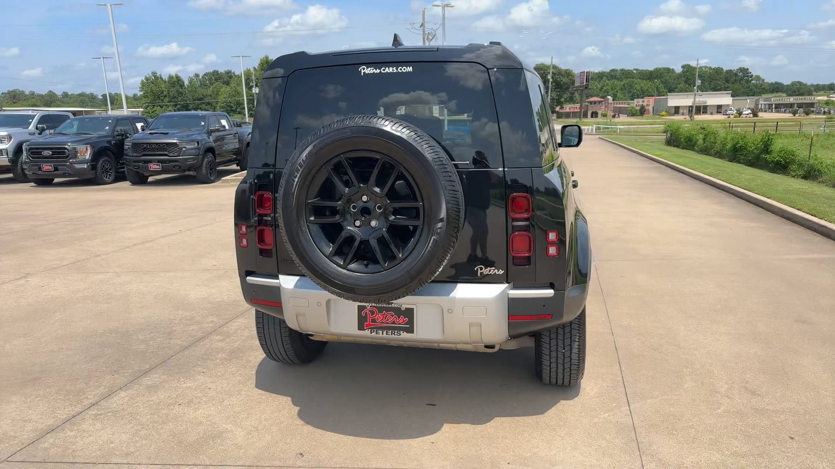 Used 2025 Black Land Rover S image 8