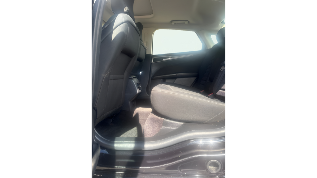 Used 2019 Black Ford SE image 13