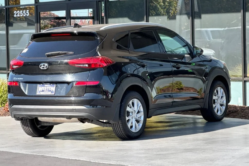 Used 2020 Noir Hyundai Value image 4