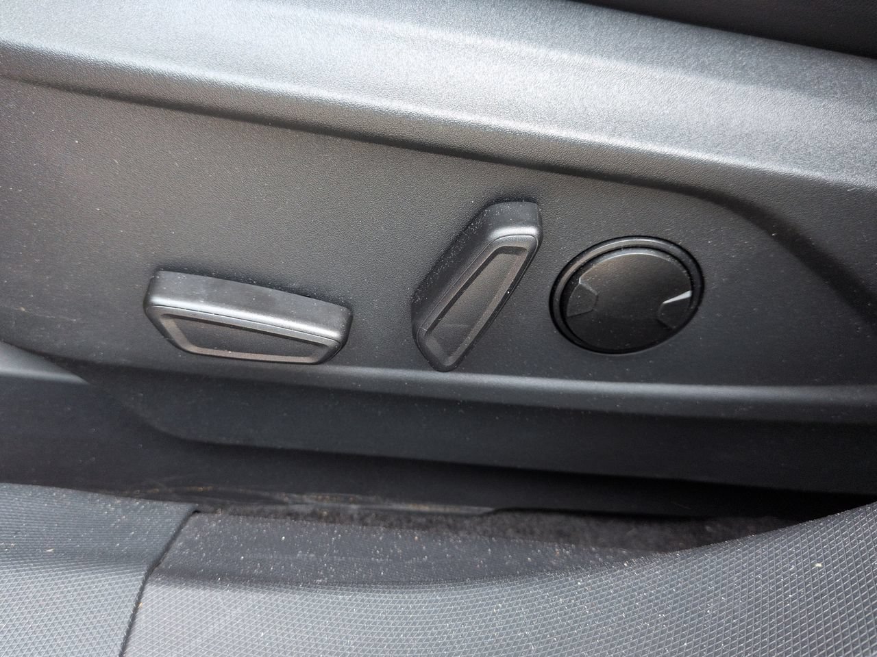 Used 2022 Red Metallic Ford Premium image 17
