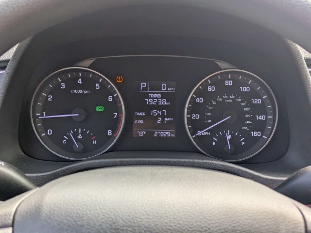 Used 2017 Scarlet Red Hyundai SE image 28