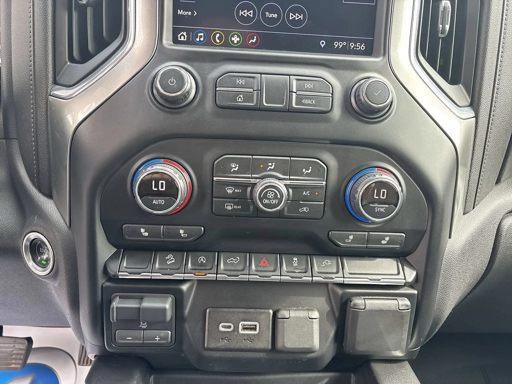 Used 2019 Silver Chevrolet RST image 19