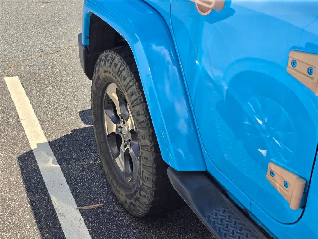 Used 2017 Blue Jeep Unlimited Sahara image 17